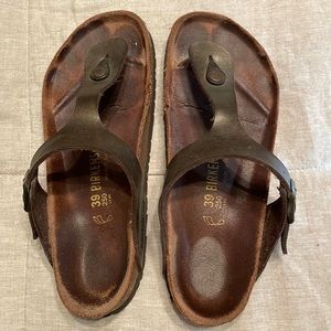 Birkenstock Gizeh well worn